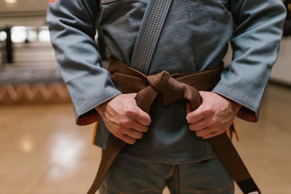 Choisir la ceinture de judo adaptée à votre niveau et style